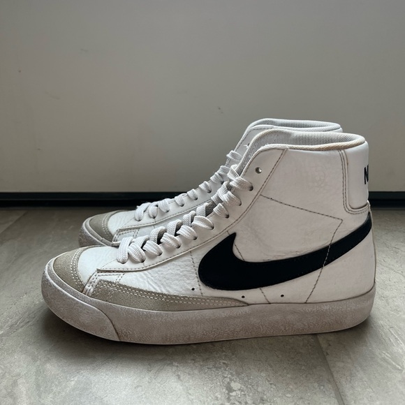 Nike Blazers Women’s Size 5.5 / Youth Size 4 - Picture 4 of 4